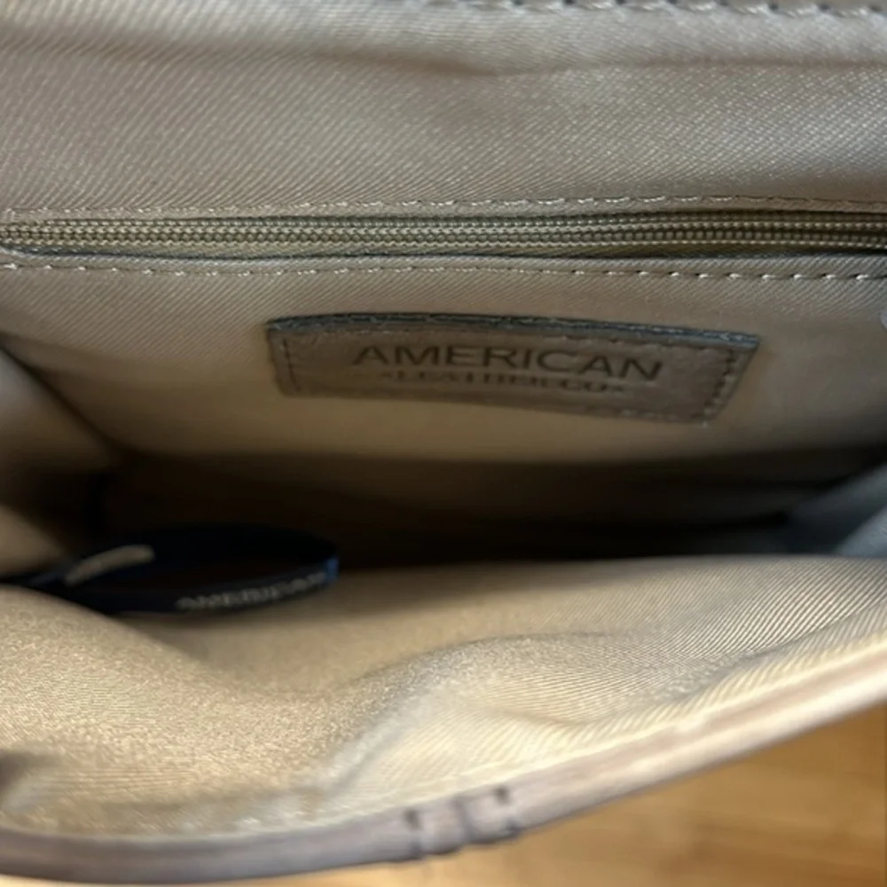 American leather‎ Co. Gray Small Duel Compartment Genuine Leather Crossbody NWOT